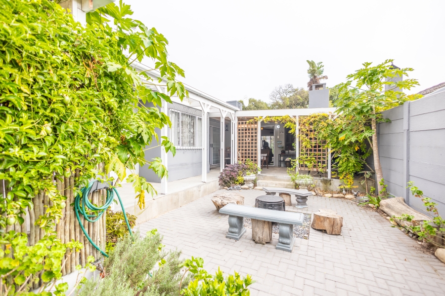 4 Bedroom Property for Sale in Stellenridge Western Cape